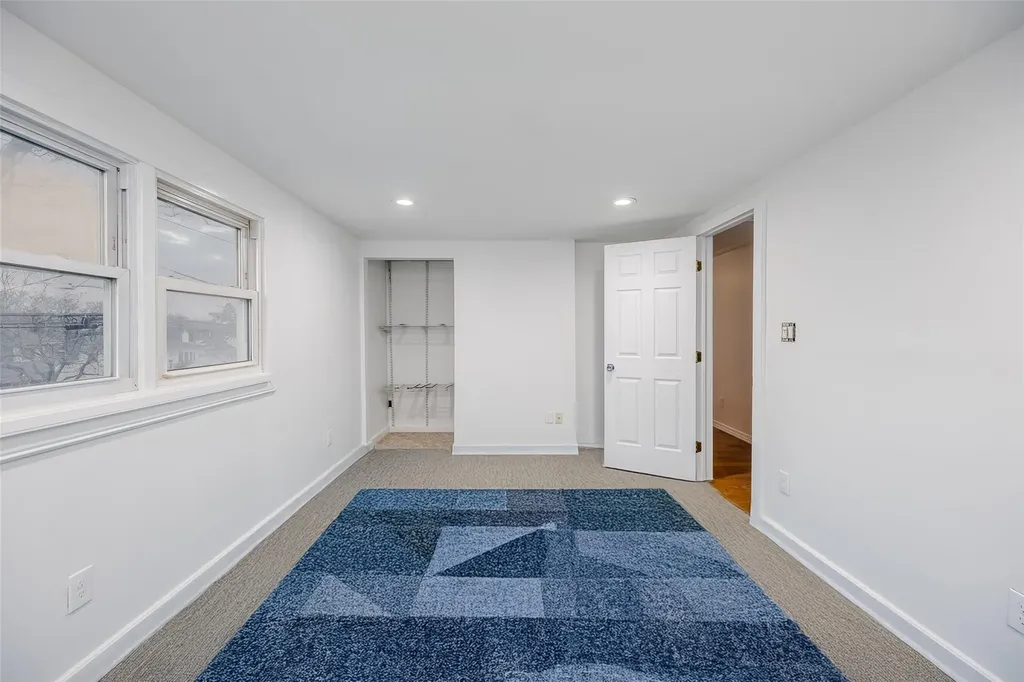 311 Neptune Avenue West Babylon NY 11704
