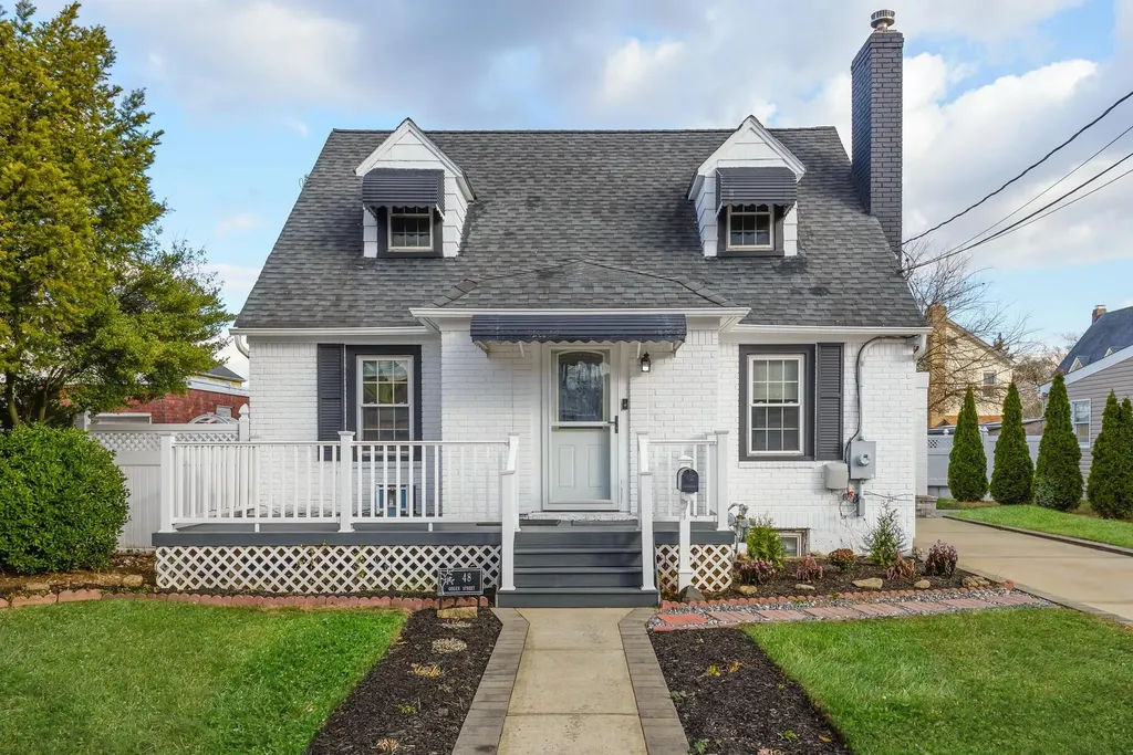 48 Queen Street Freeport NY 11520
