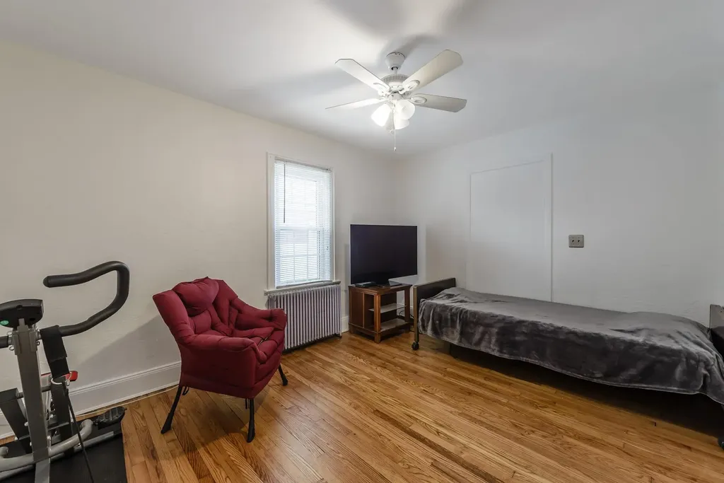 48 Queen Street Freeport NY 11520
