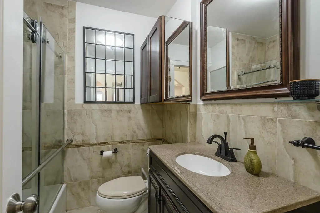 48 Queen Street Freeport NY 11520