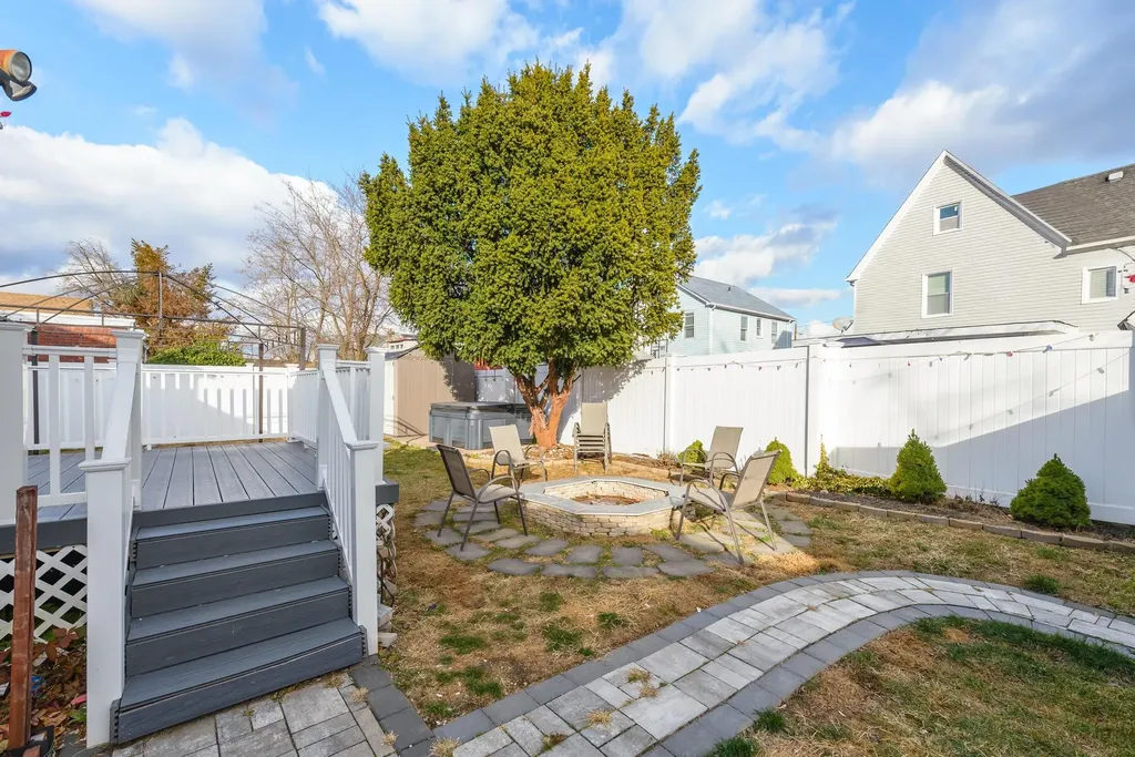 48 Queen Street Freeport NY 11520