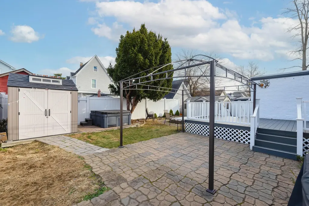 48 Queen Street Freeport NY 11520