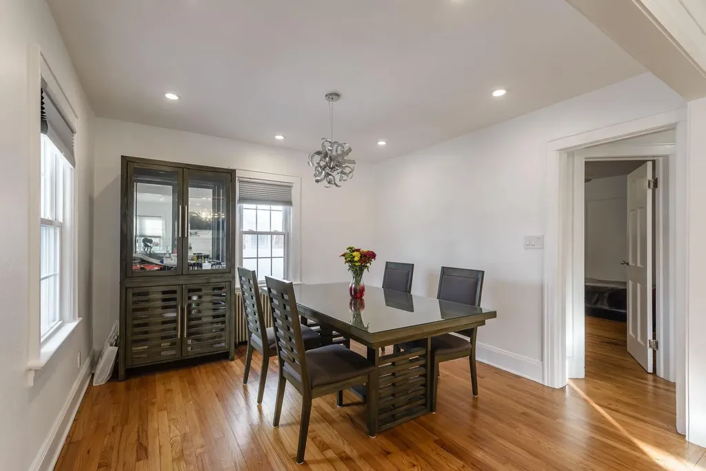 48 Queen Street Freeport NY 11520