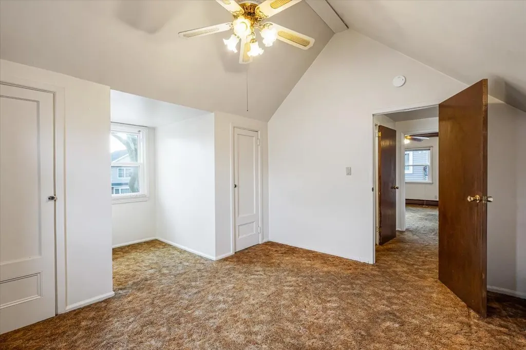 46 Leslie Lane New Hyde Park NY 11040