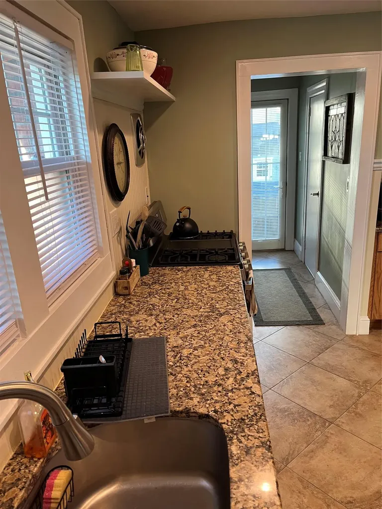 430 Silver Lane Oceanside NY 11572