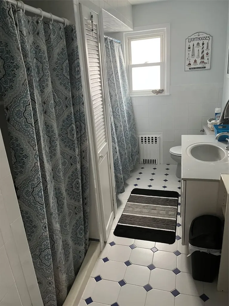 430 Silver Lane Oceanside NY 11572