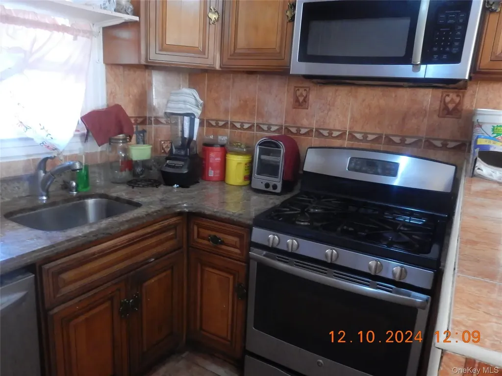 1027 E 83rd Street E Brooklyn NY 11236