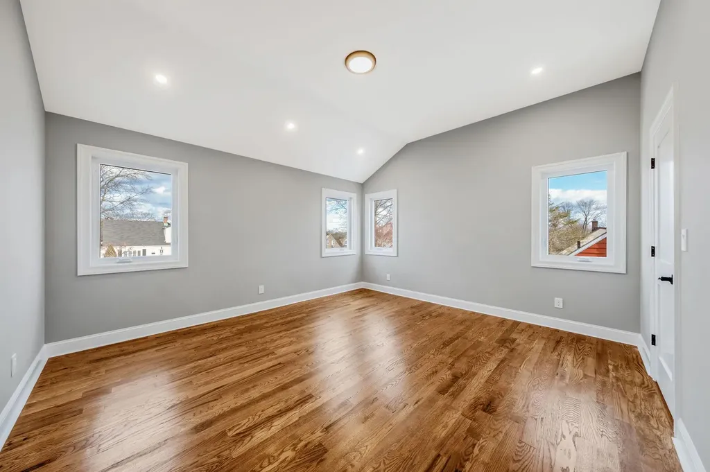 72 Crescent Lane Levittown NY 11756