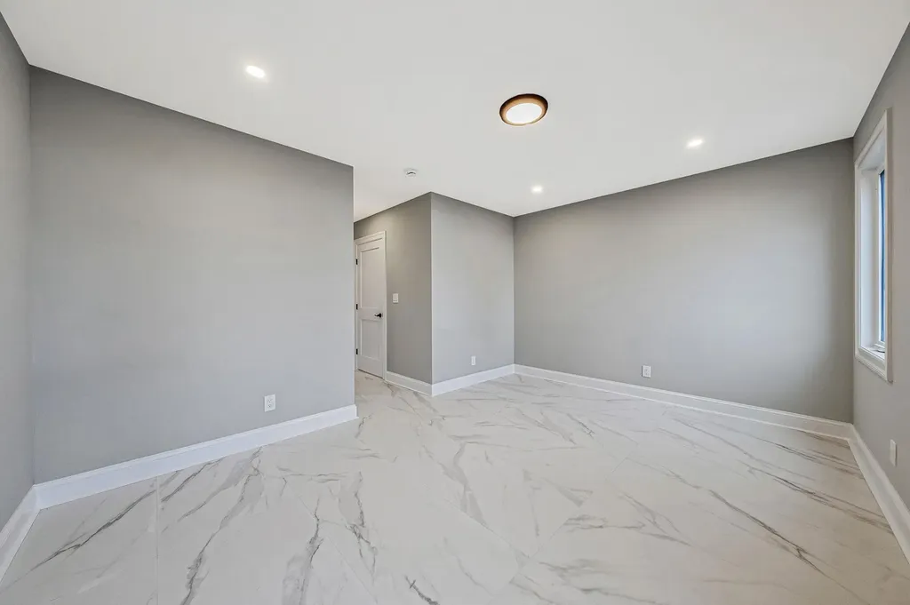 72 Crescent Lane Levittown NY 11756