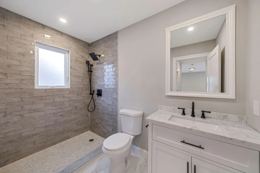 72 Crescent Lane Levittown NY 11756