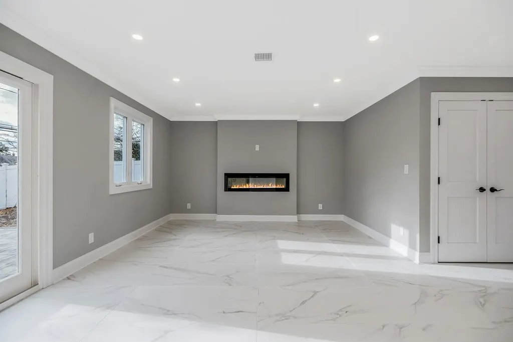 72 Crescent Lane Levittown NY 11756