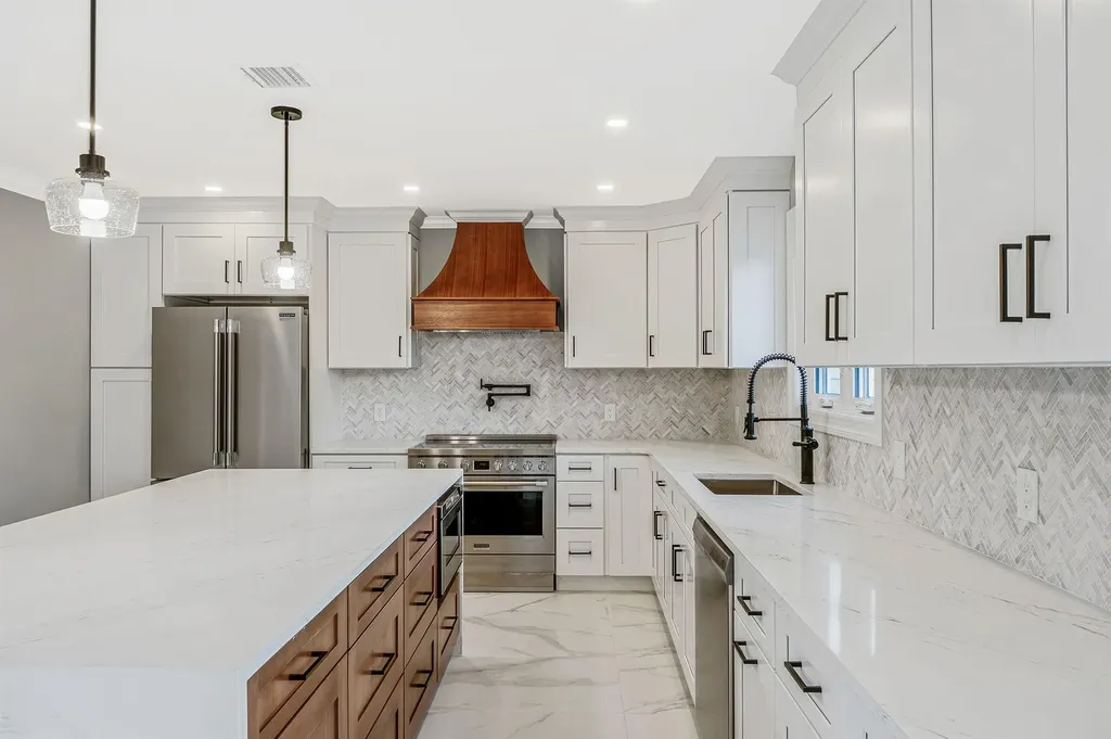 72 Crescent Lane Levittown NY 11756
