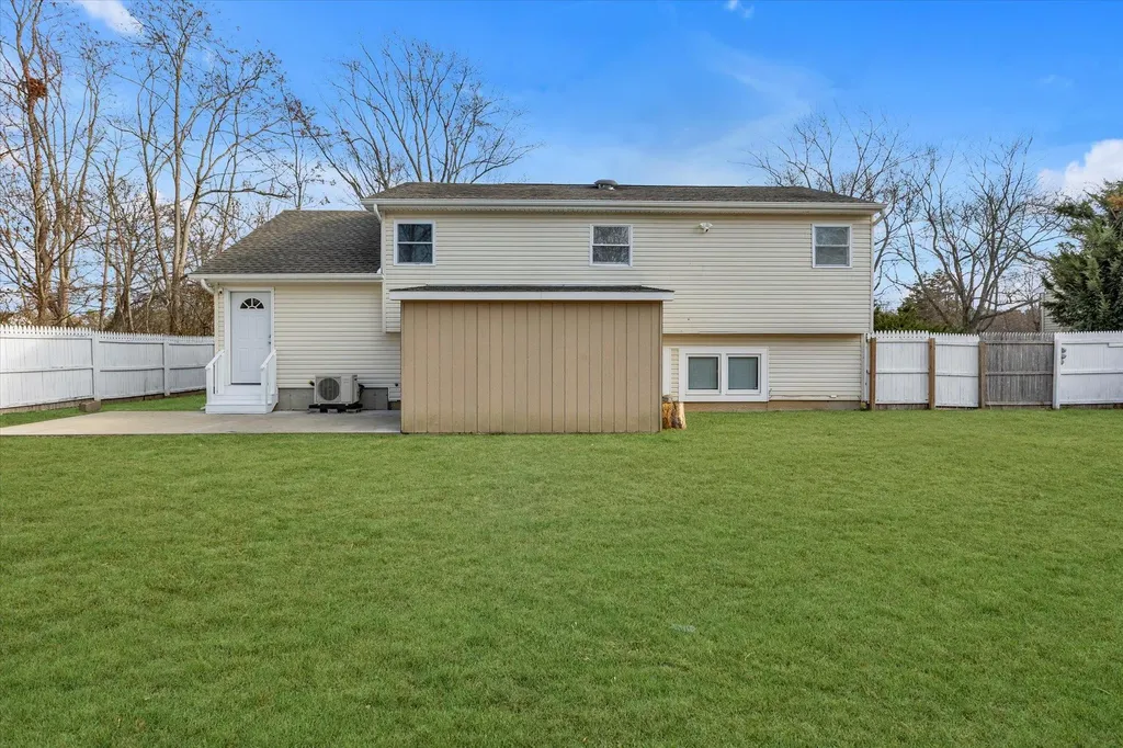 556 Macdonald Avenue Bellport NY 11713