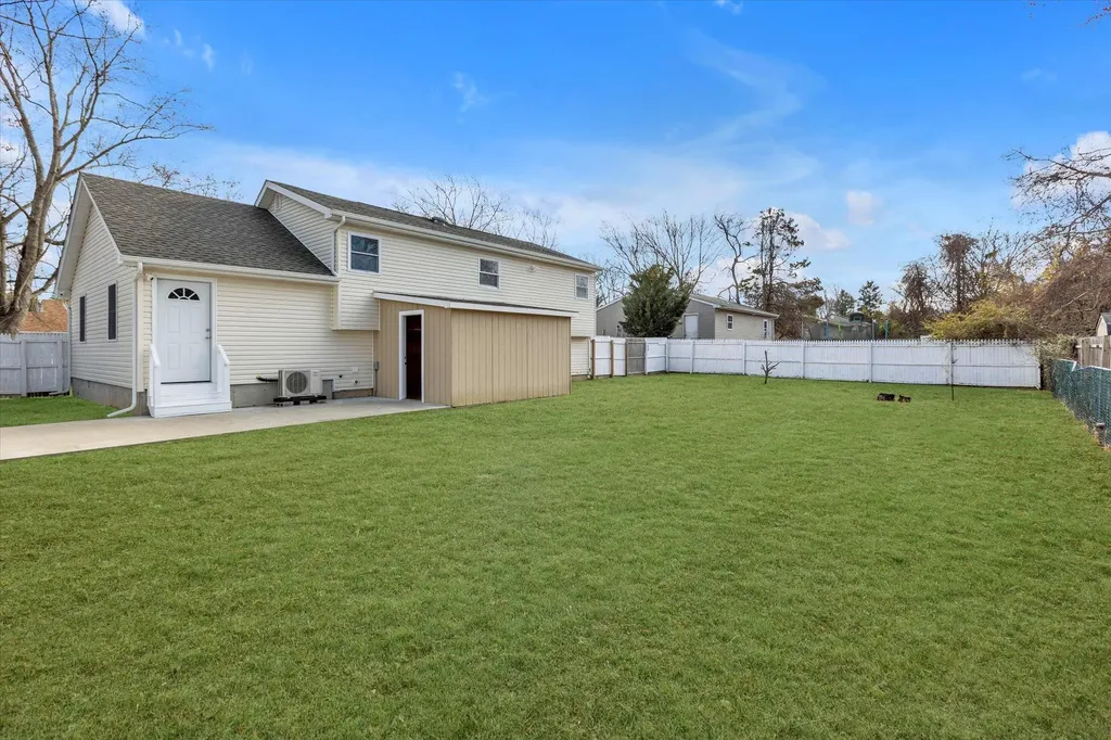 556 Macdonald Avenue Bellport NY 11713