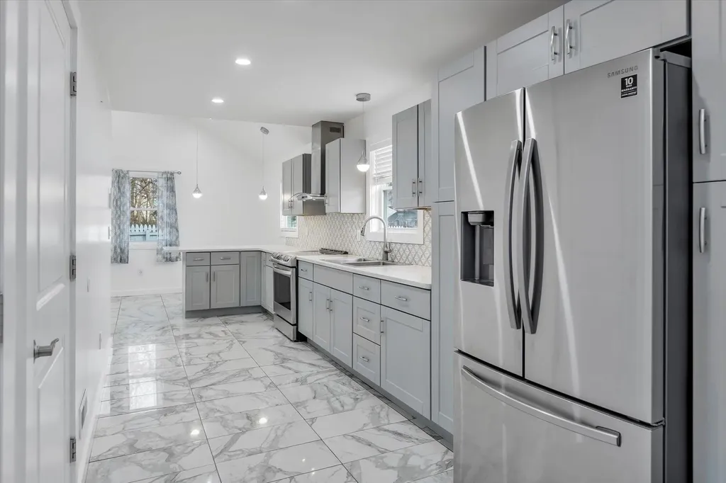556 Macdonald Avenue Bellport NY 11713