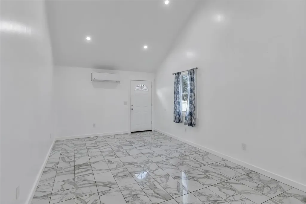 556 Macdonald Avenue Bellport NY 11713