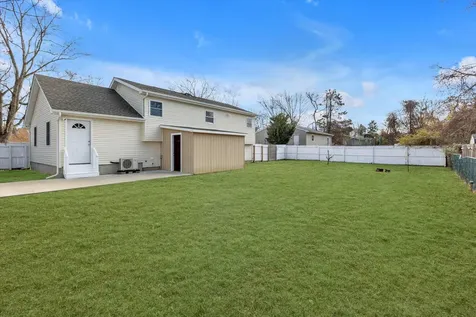 556 Macdonald Avenue Bellport NY 11713