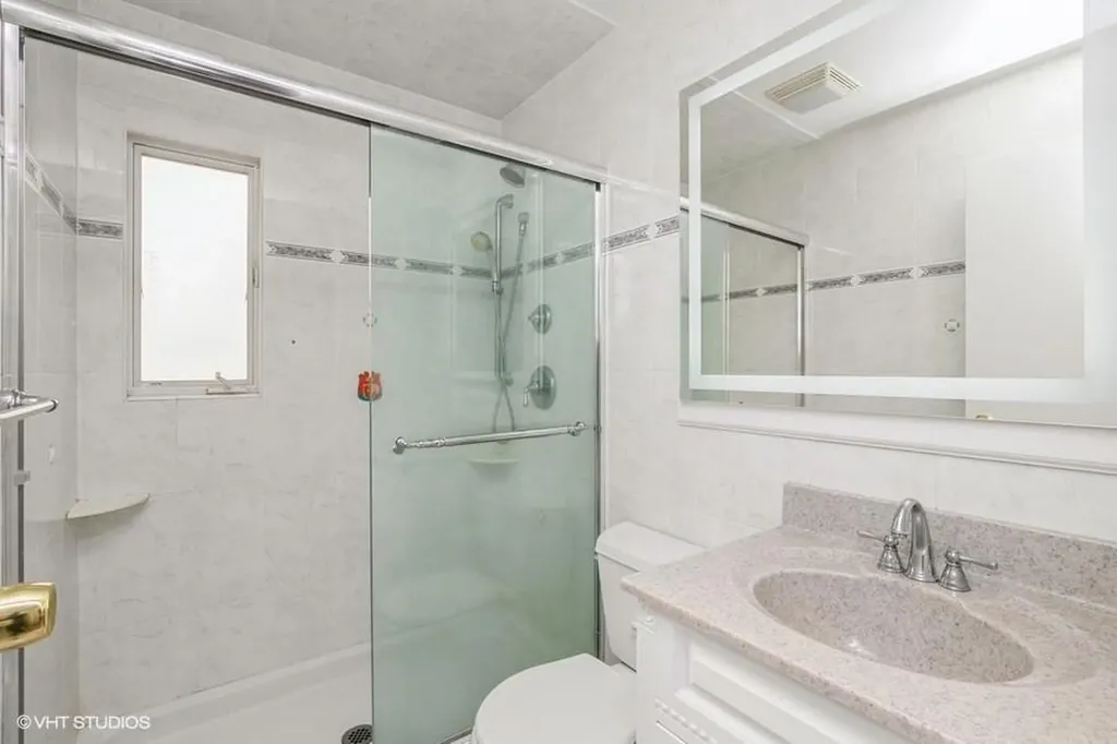 10 Reading Lane Bethpage NY 11714