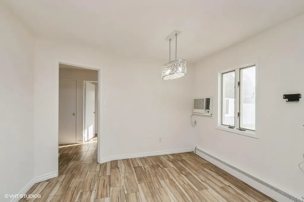 10 Reading Lane Bethpage NY 11714