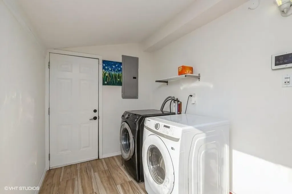 10 Reading Lane Bethpage NY 11714