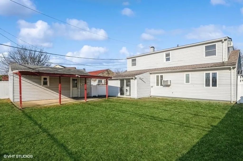 10 Reading Lane Bethpage NY 11714