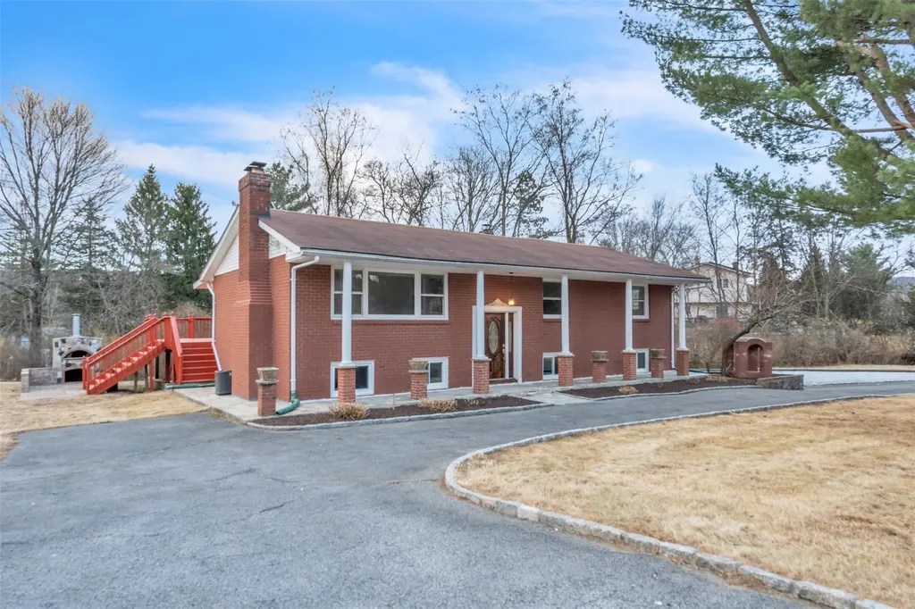 559 Laroe Road Chester NY 10918