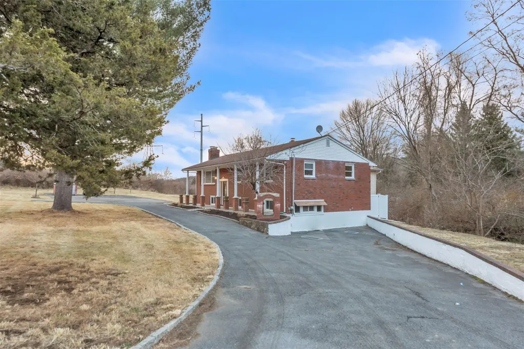 559 Laroe Road Chester NY 10918