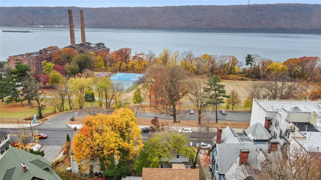 472 Warburton Avenue Yonkers NY 10701