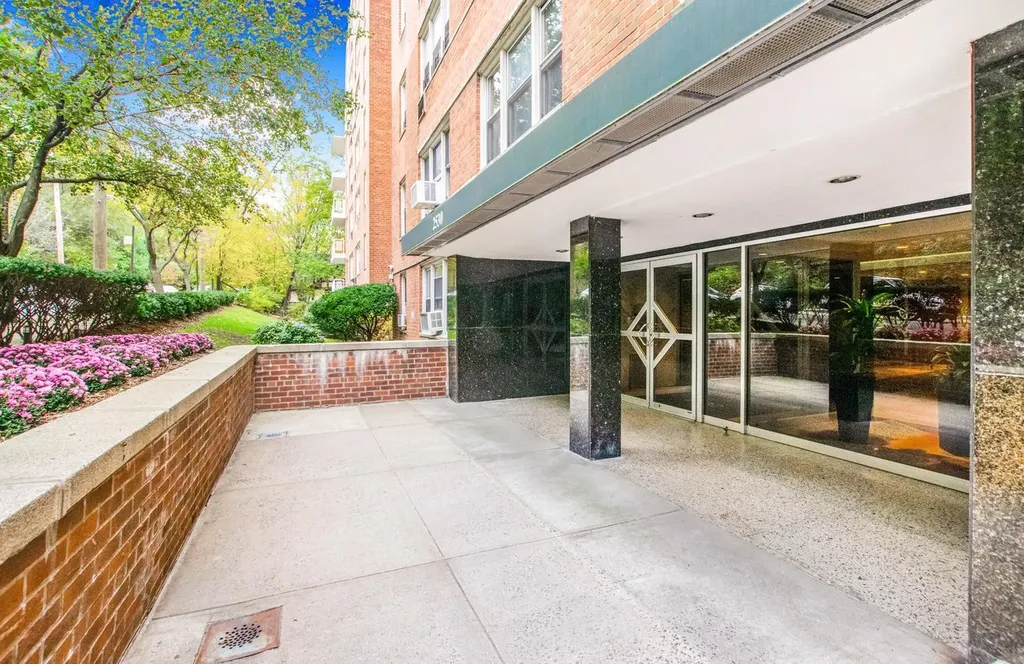 2530 Independence Avenue Bronx NY 10463