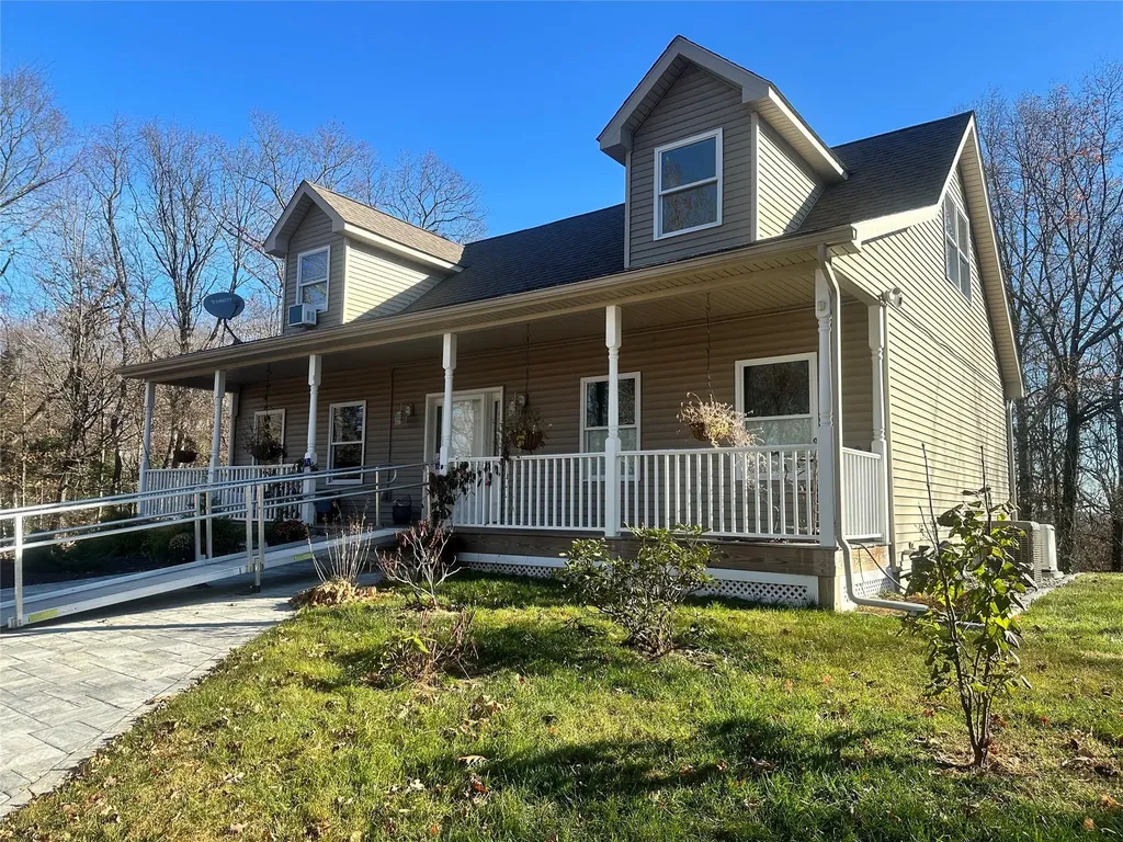24 Fox Hill Road Wallkill NY 12589