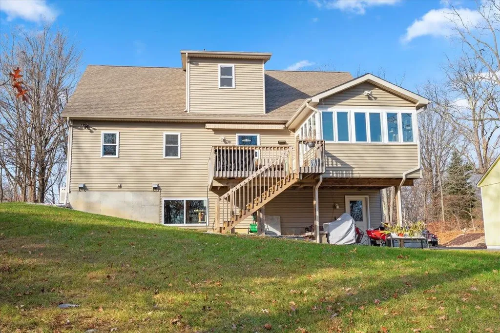 24 Fox Hill Road Wallkill NY 12589