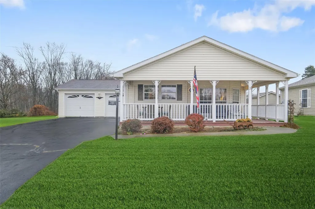 3 Palm Circle Poughkeepsie NY 12603