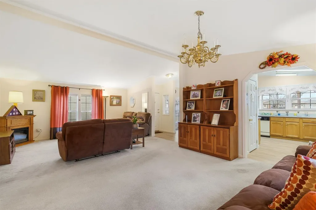 3 Palm Circle Poughkeepsie NY 12603