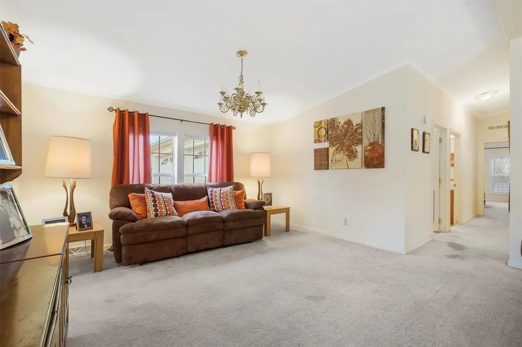 3 Palm Circle Poughkeepsie NY 12603