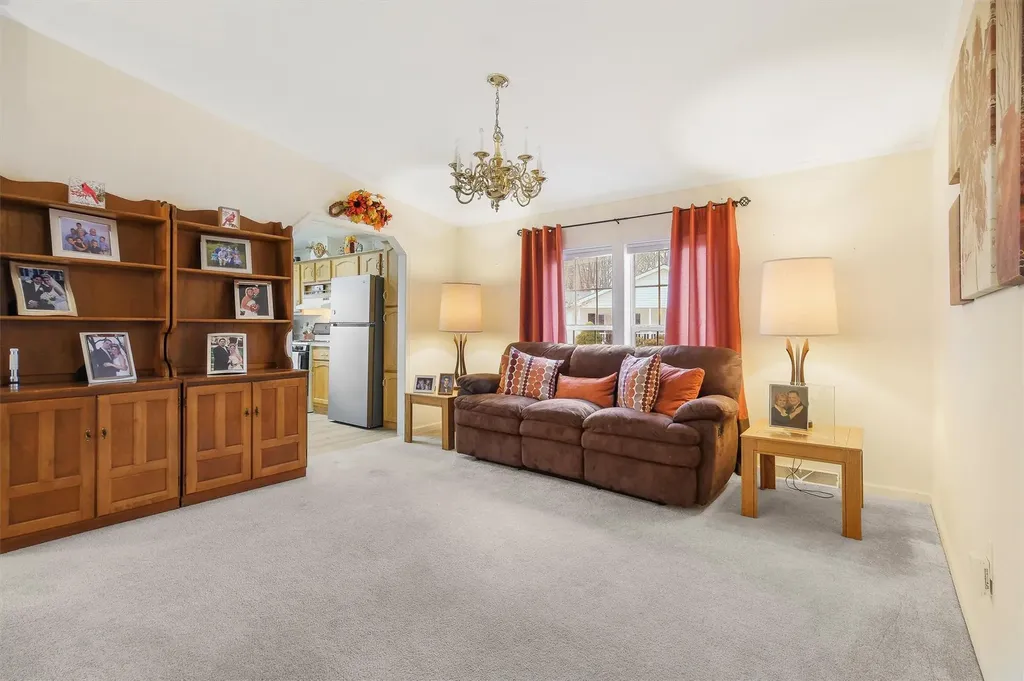 3 Palm Circle Poughkeepsie NY 12603
