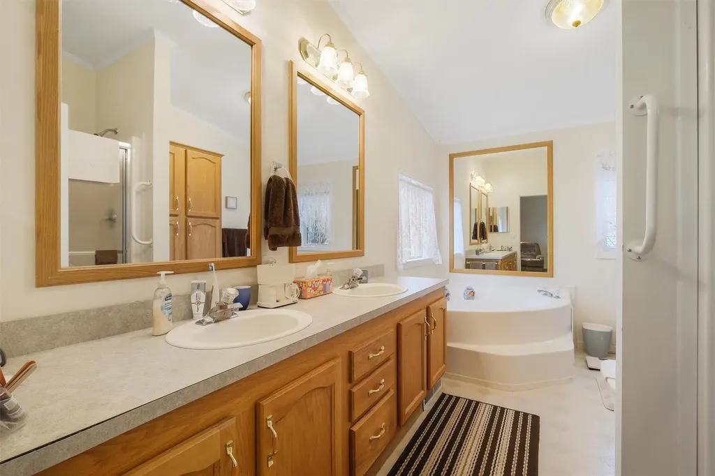 3 Palm Circle Poughkeepsie NY 12603