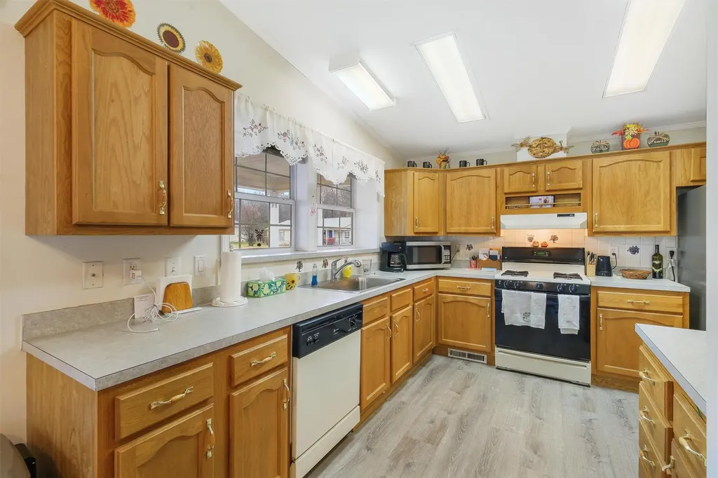 3 Palm Circle Poughkeepsie NY 12603
