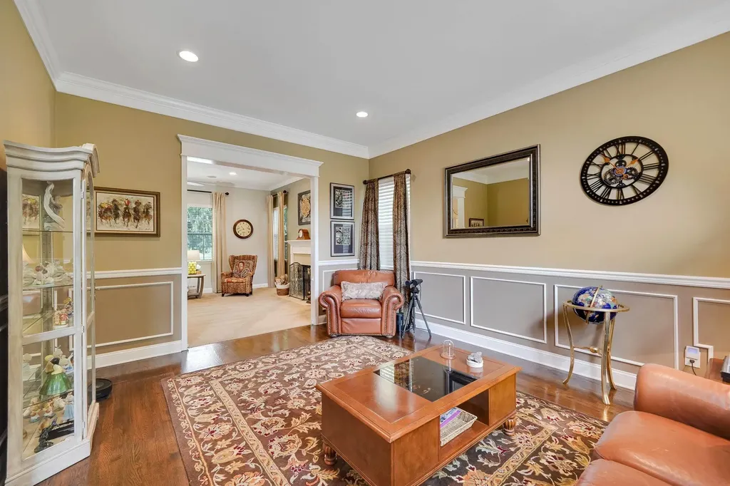 40 Independence Way Miller Place NY 11764