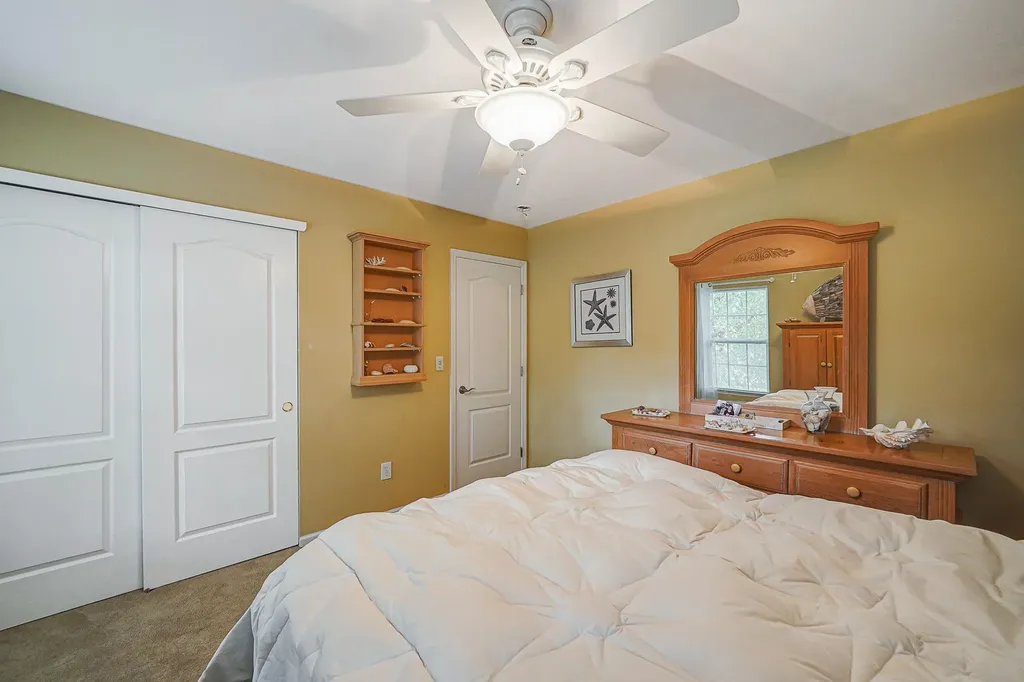 40 Independence Way Miller Place NY 11764