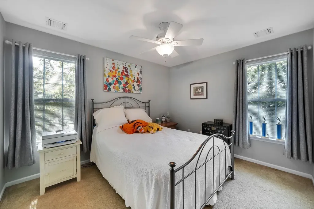 40 Independence Way Miller Place NY 11764