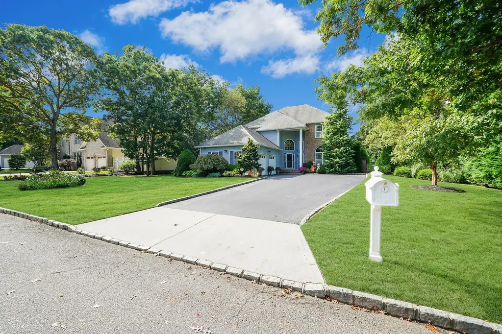 40 Independence Way Miller Place NY 11764