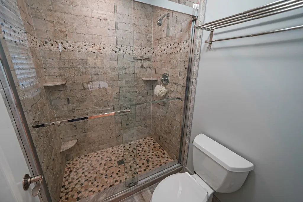 40 Independence Way Miller Place NY 11764