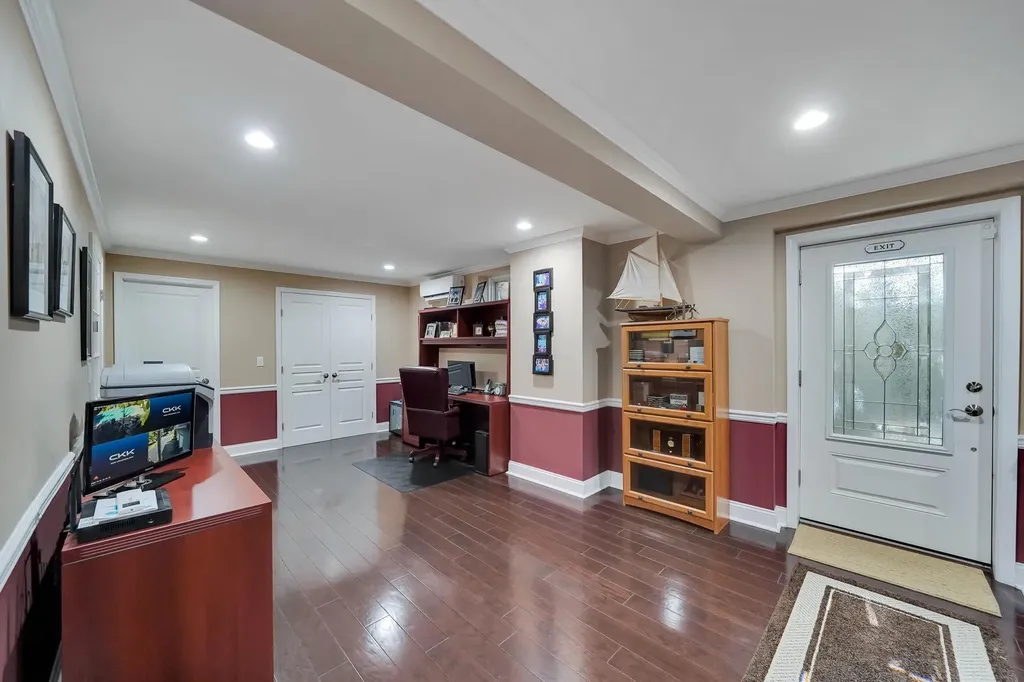 40 Independence Way Miller Place NY 11764
