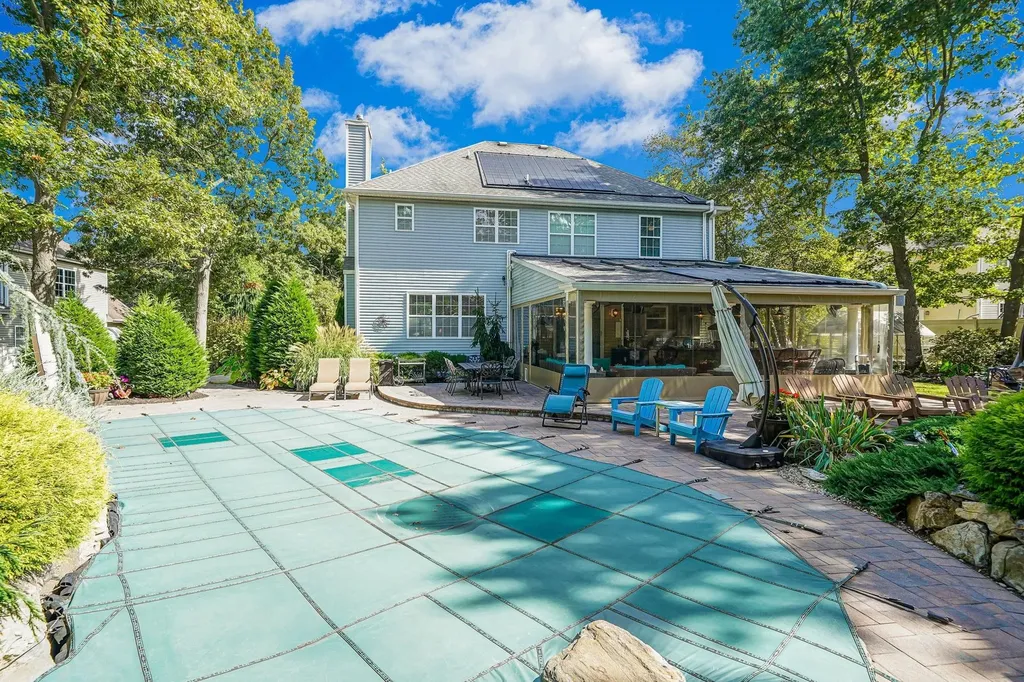 40 Independence Way Miller Place NY 11764