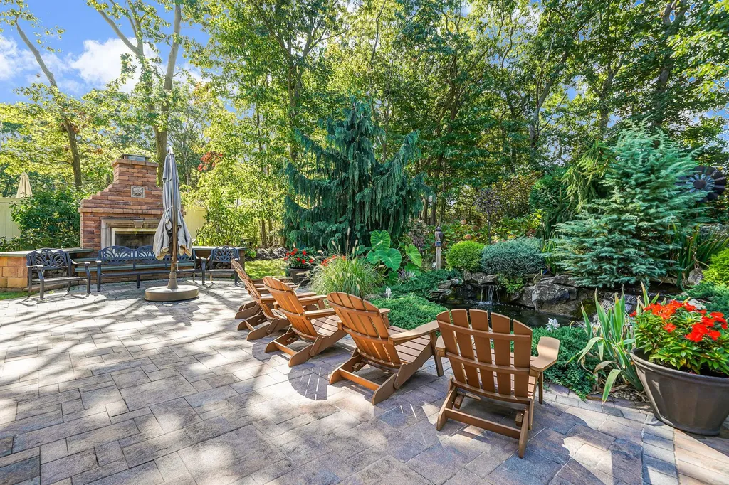40 Independence Way Miller Place NY 11764