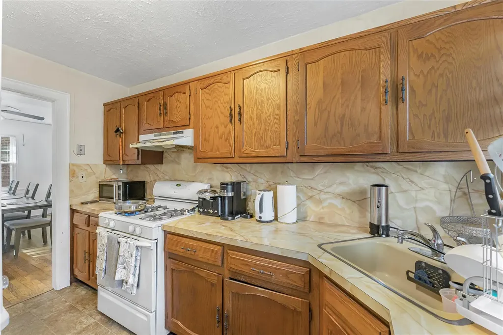 97 Greenvale Avenue Yonkers NY 10703