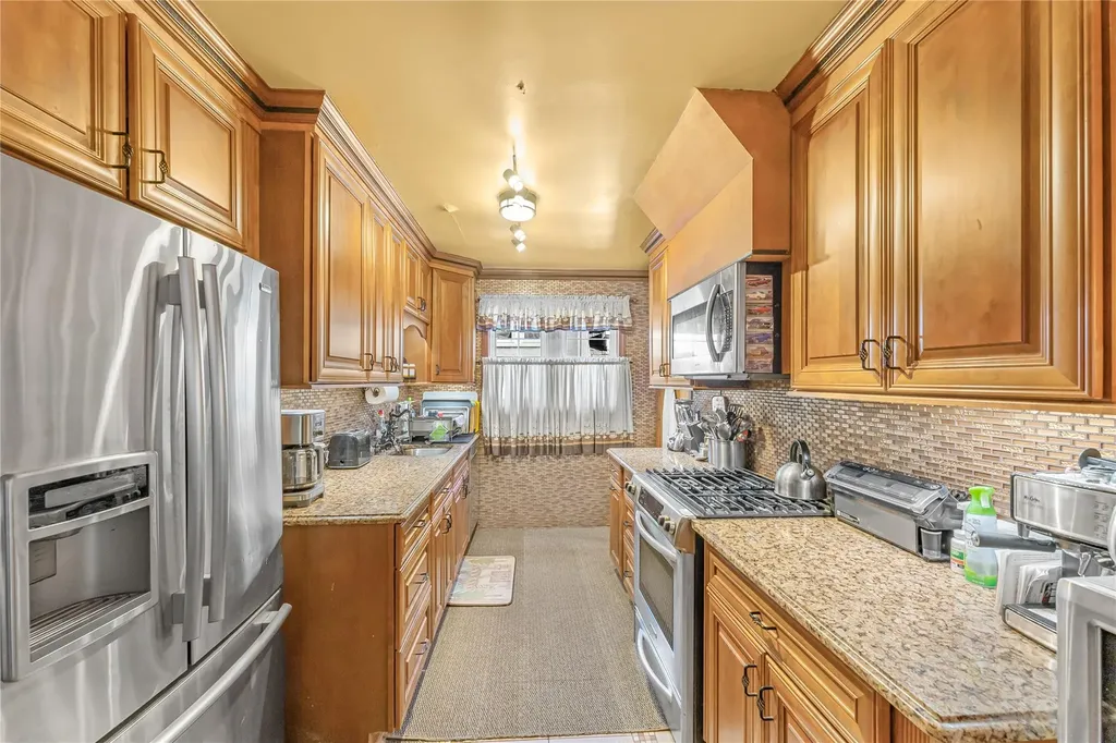 97 Greenvale Avenue Yonkers NY 10703