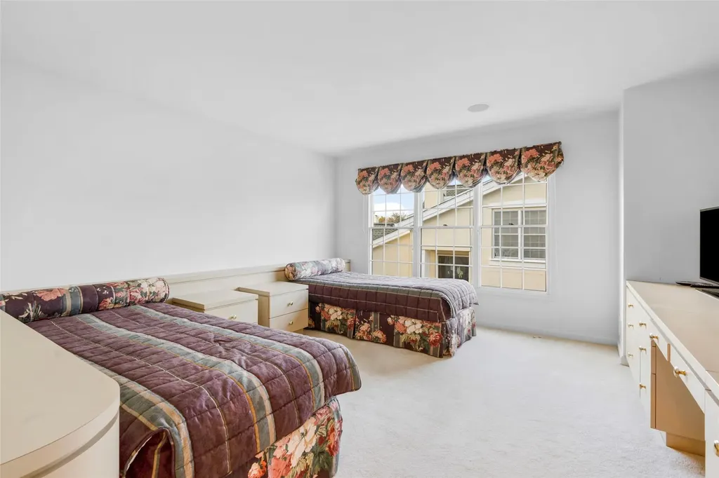 12 Doral Greens Drive E Rye Brook NY 10573