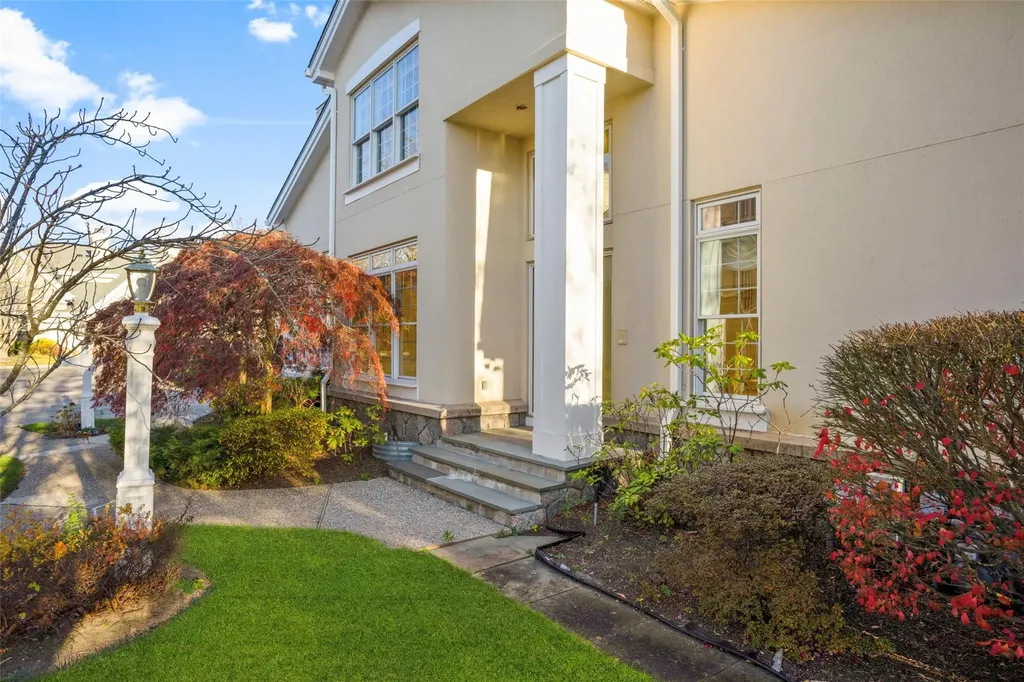 12 Doral Greens Drive E Rye Brook NY 10573