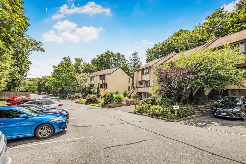15 Rockledge Drive Suffern NY 10901